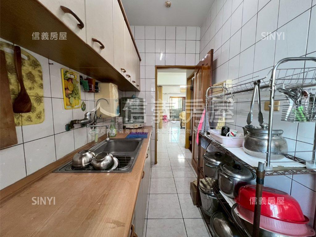 專任近信義國中小優質三房房屋室內格局與周邊環境