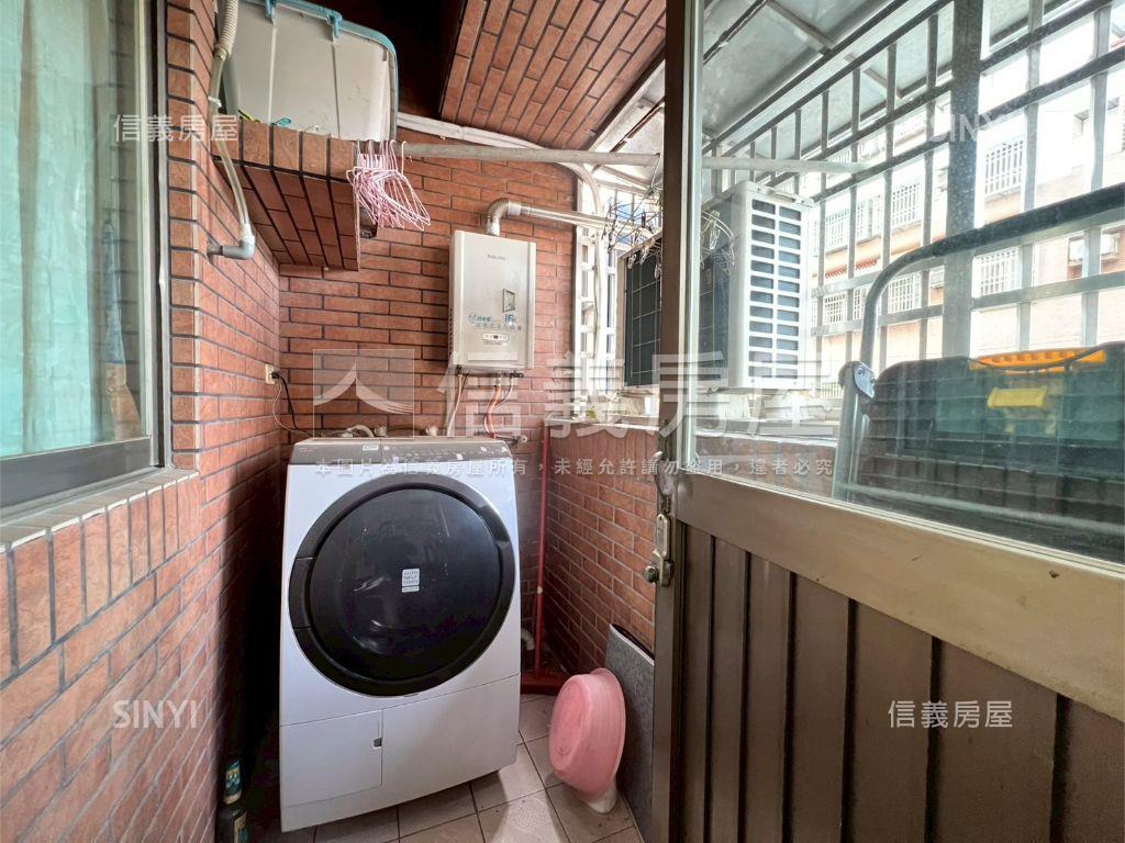 專任近信義國中小優質三房房屋室內格局與周邊環境