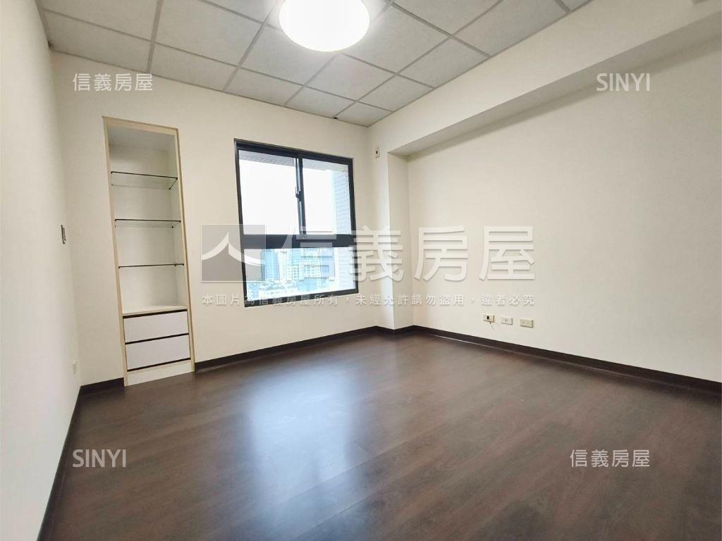 六月次頂樓三房平車房屋室內格局與周邊環境