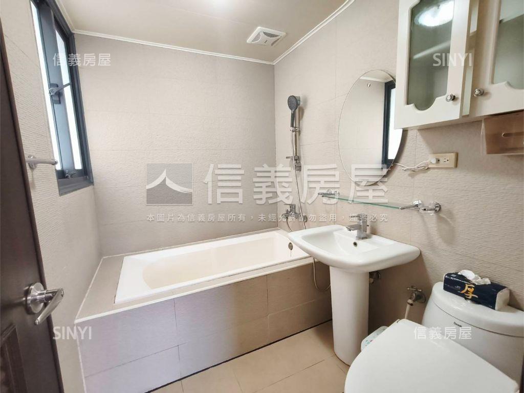 六月次頂樓三房平車房屋室內格局與周邊環境