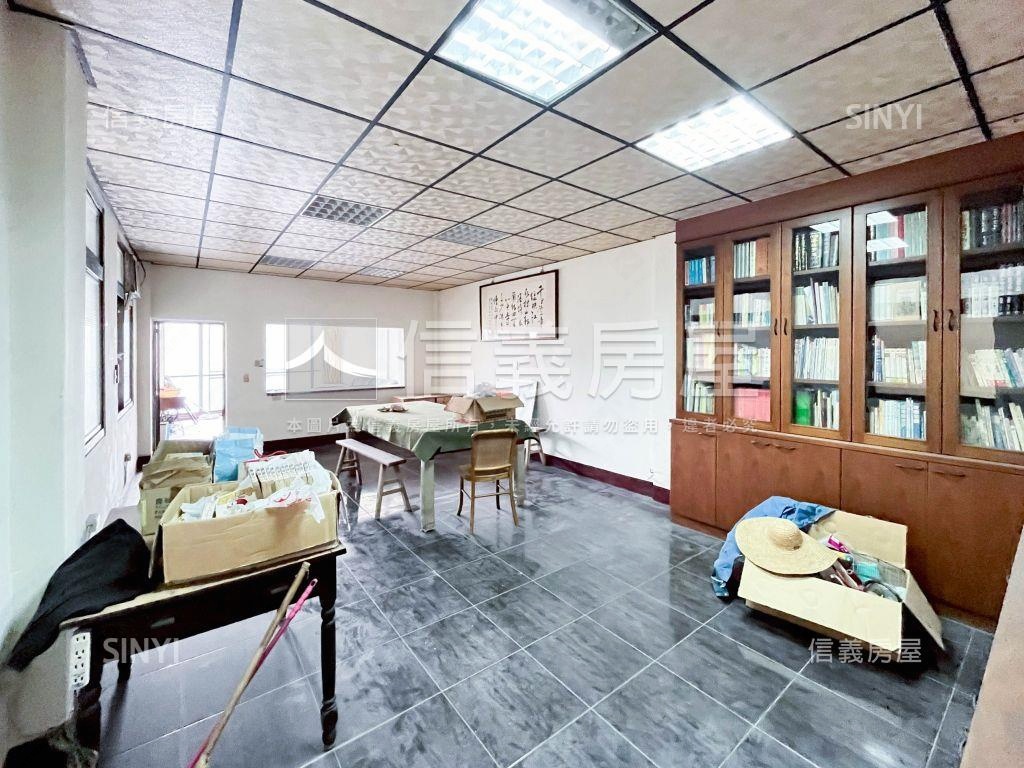 南屯路一段可營登透店房屋室內格局與周邊環境