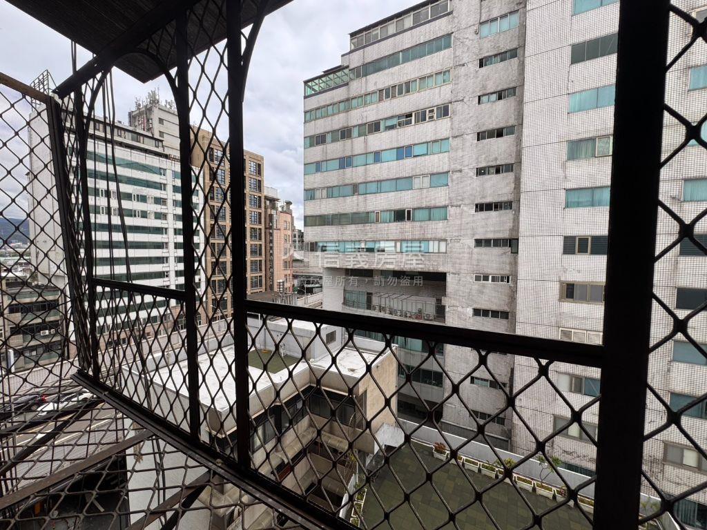 新案－南京東路電梯大３房房屋室內格局與周邊環境