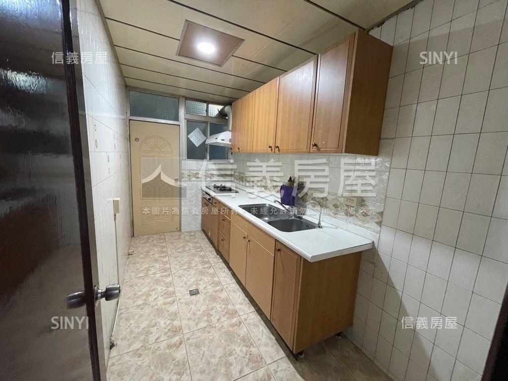 內湖行政中心１樓住辦房屋室內格局與周邊環境