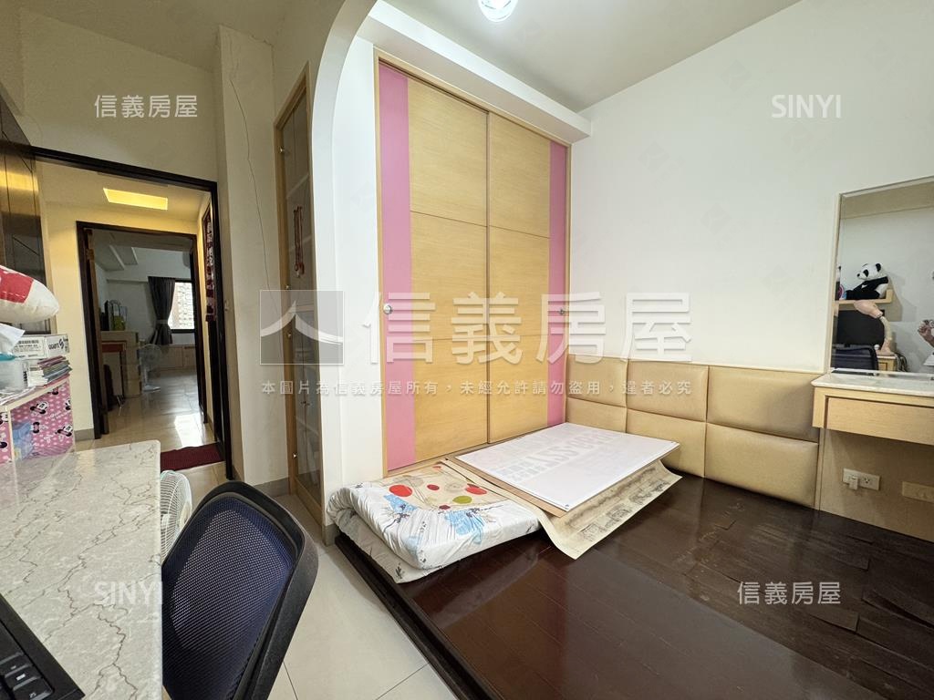 龍騰首席首排四房雙平車房屋室內格局與周邊環境