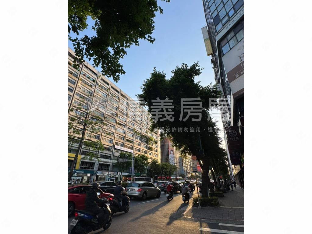 正忠孝東路捷運辦公房屋室內格局與周邊環境