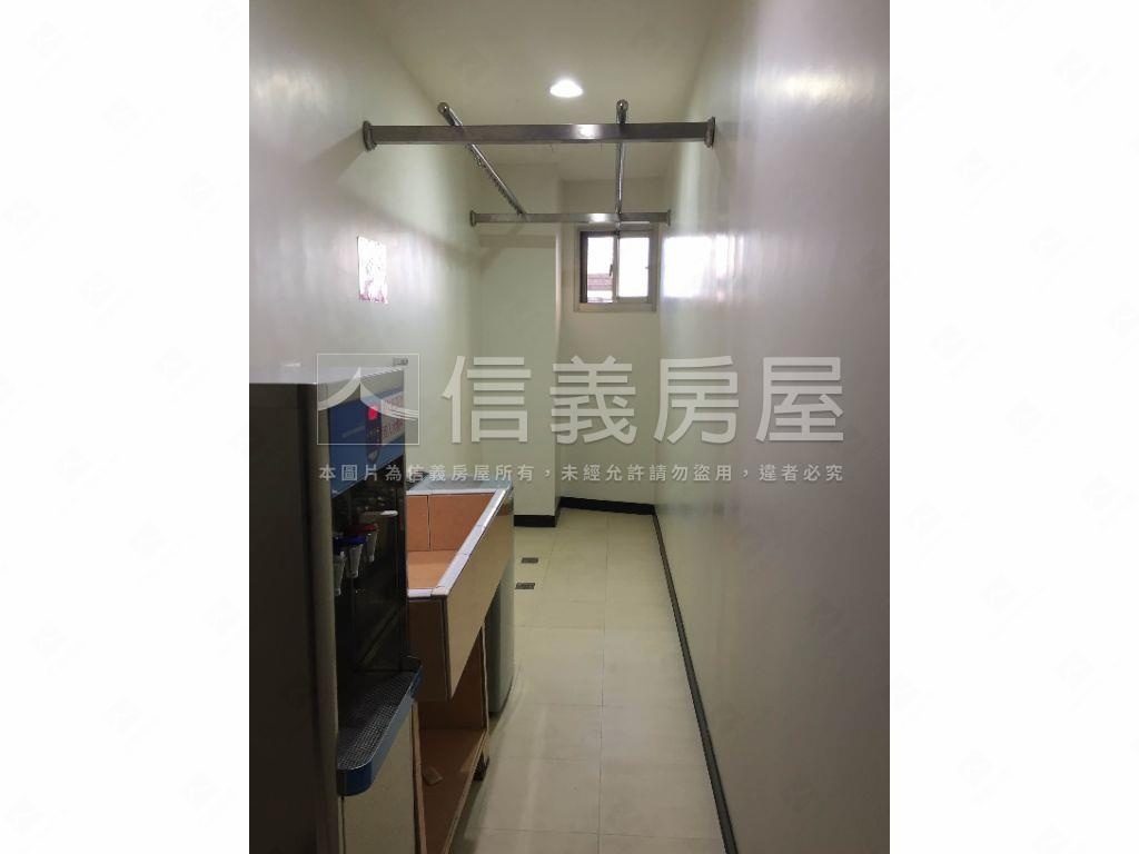 收租透套９米５大面寬店面房屋室內格局與周邊環境