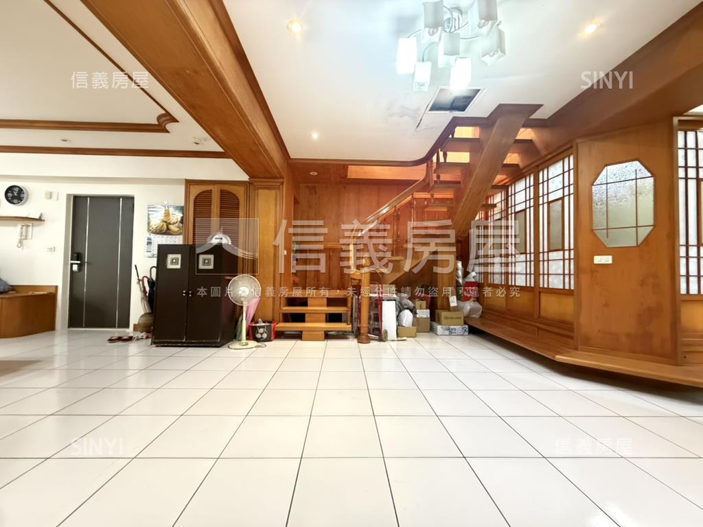 永安公園邊間電梯頂加大戶房屋室內格局與周邊環境