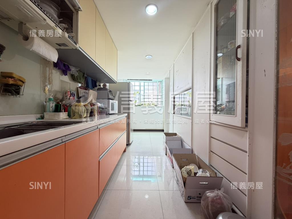 永安公園邊間電梯頂加大戶房屋室內格局與周邊環境