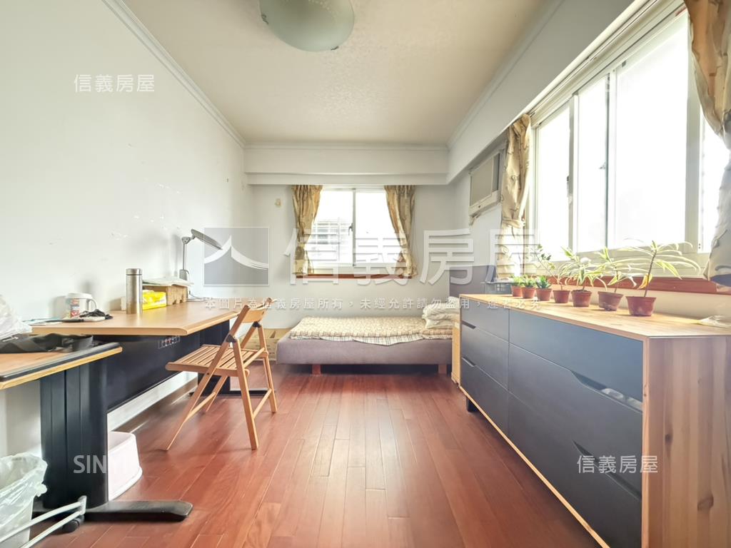 永安公園邊間電梯頂加大戶房屋室內格局與周邊環境