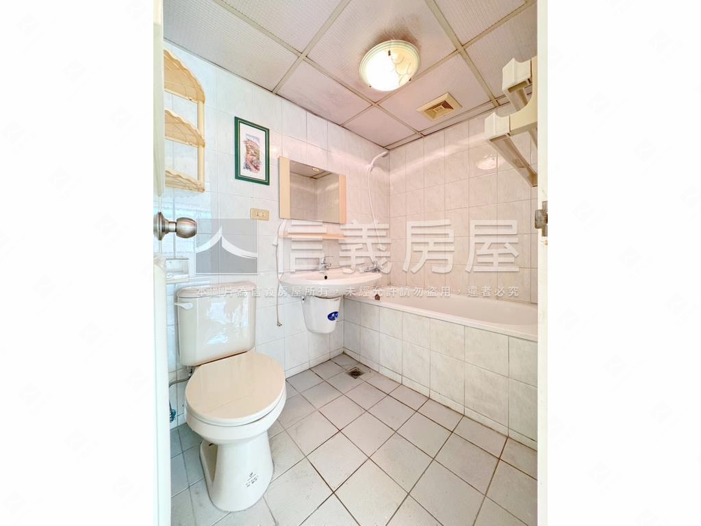 軍翰天下高樓後棟２房房屋室內格局與周邊環境