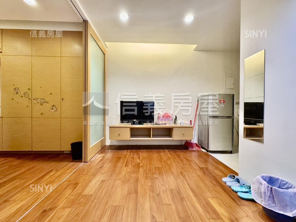 民生圓環管理美套房房屋室內格局與周邊環境