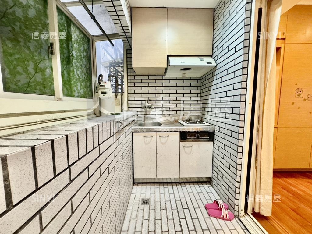 民生圓環管理美套房房屋室內格局與周邊環境