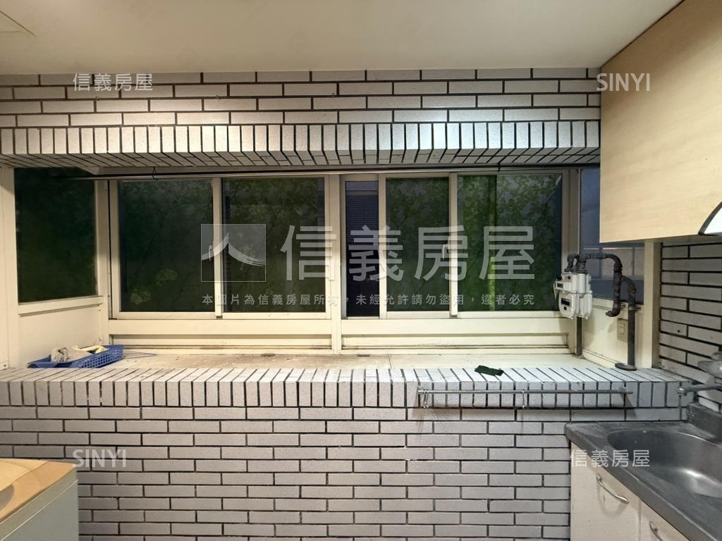 民生圓環管理美套房房屋室內格局與周邊環境