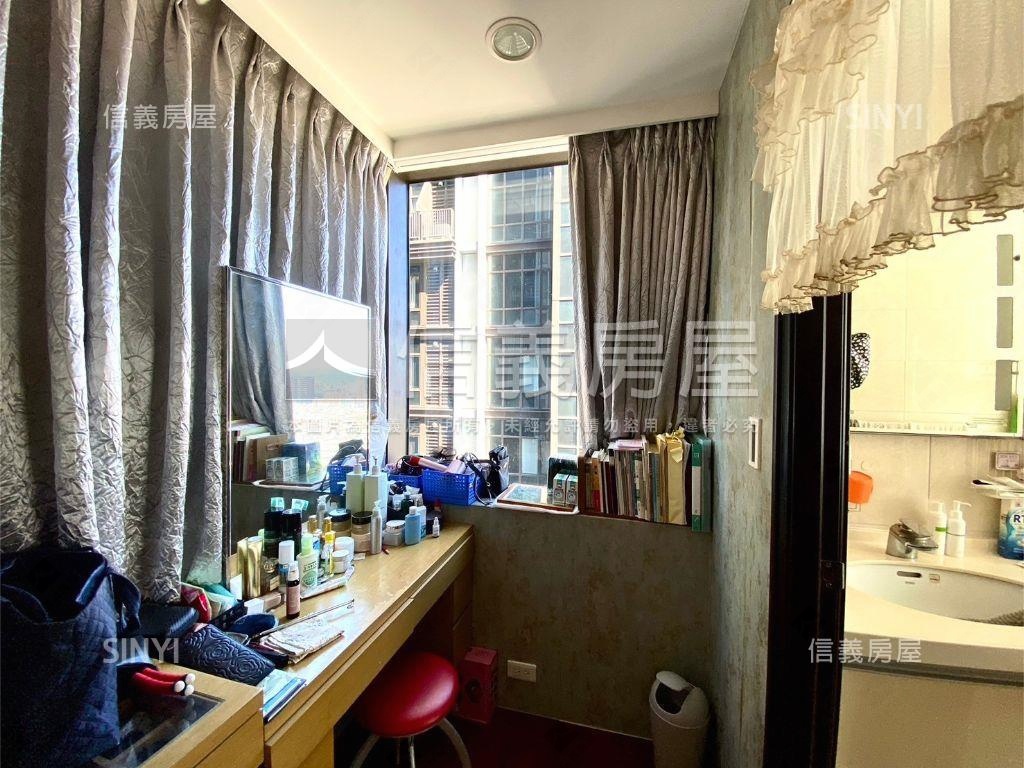 美河市高樓邊間雙景豪邸房屋室內格局與周邊環境