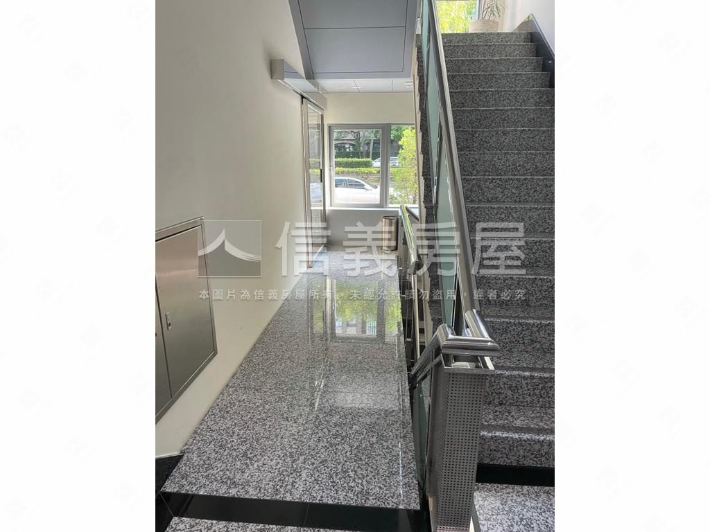 內科稀有獨棟辦公房屋室內格局與周邊環境