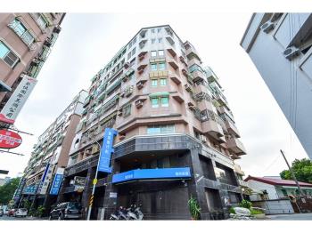 成大學子三房平車