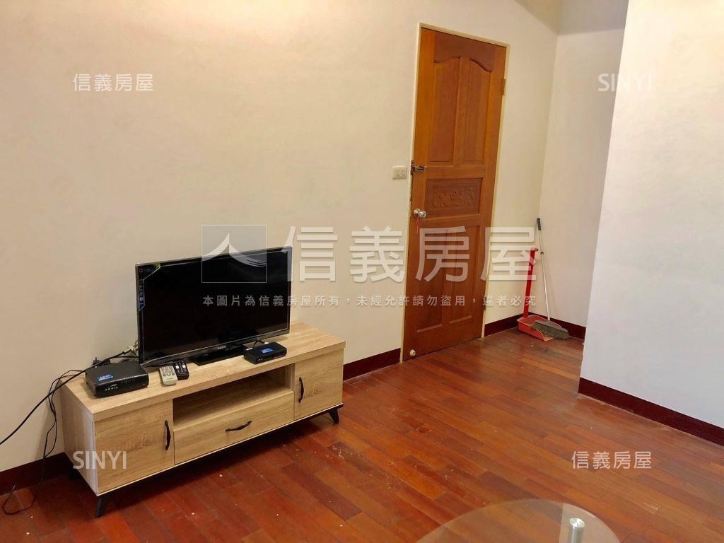崇善路正路面店面房屋室內格局與周邊環境