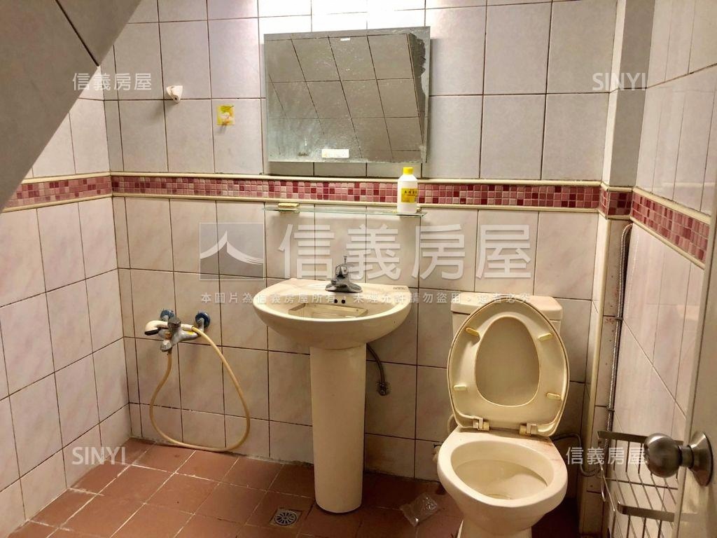 崇善路正路面店面房屋室內格局與周邊環境