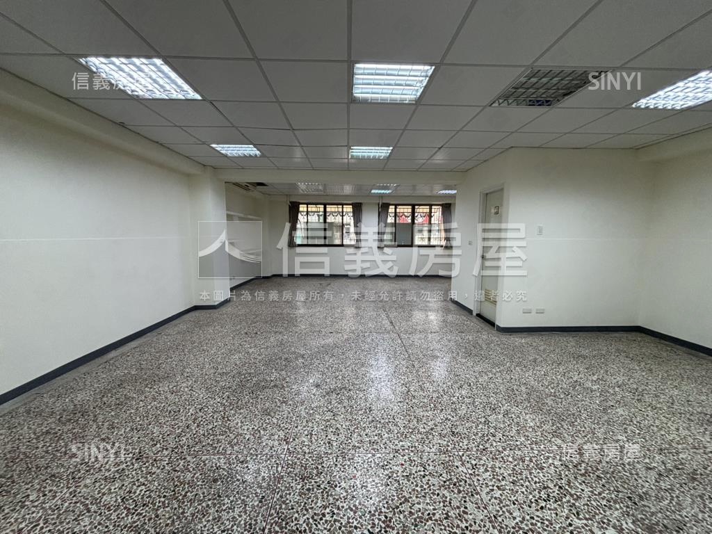 五權路電梯店套房屋室內格局與周邊環境