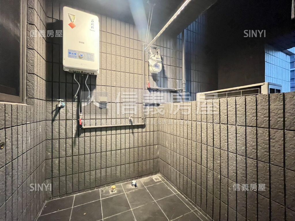 半島珠寶盒２房房屋室內格局與周邊環境