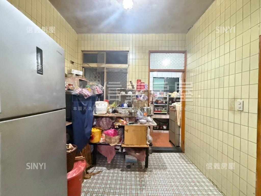 天祥邊間三面採光二樓美寓房屋室內格局與周邊環境