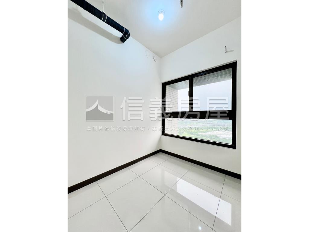 天空之邑絕美景觀三房房屋室內格局與周邊環境