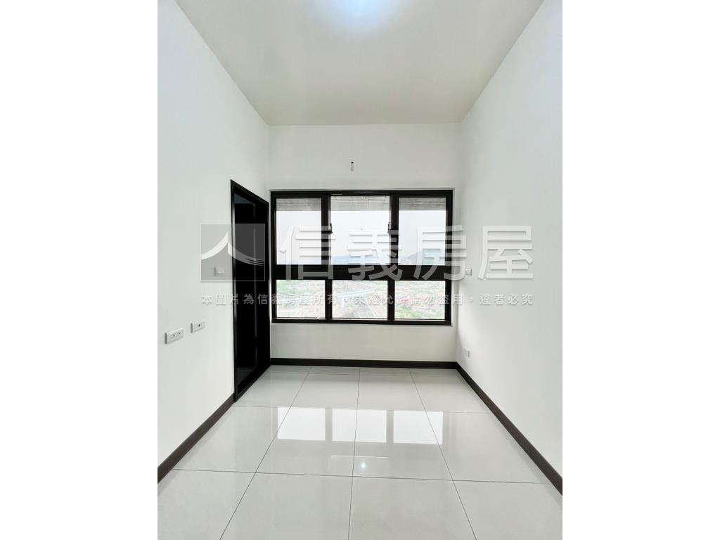 天空之邑絕美景觀三房房屋室內格局與周邊環境