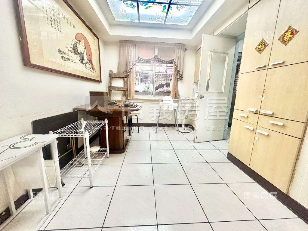 大庭新村電梯三房車位房屋室內格局與周邊環境