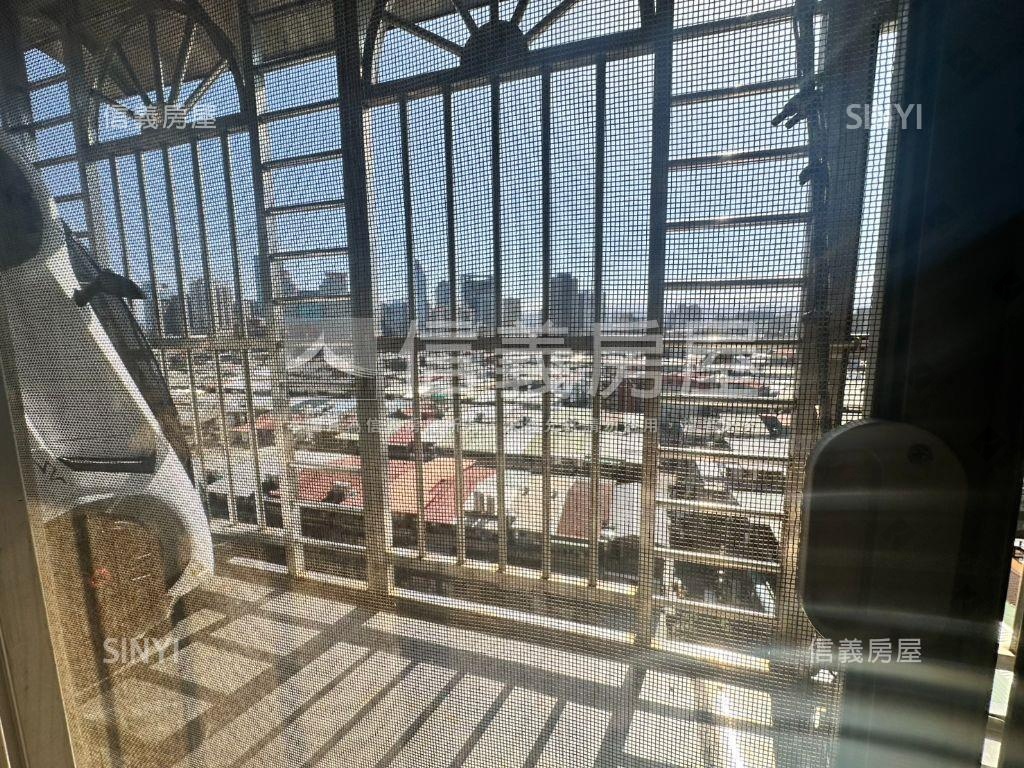 大庭新村電梯三房車位房屋室內格局與周邊環境