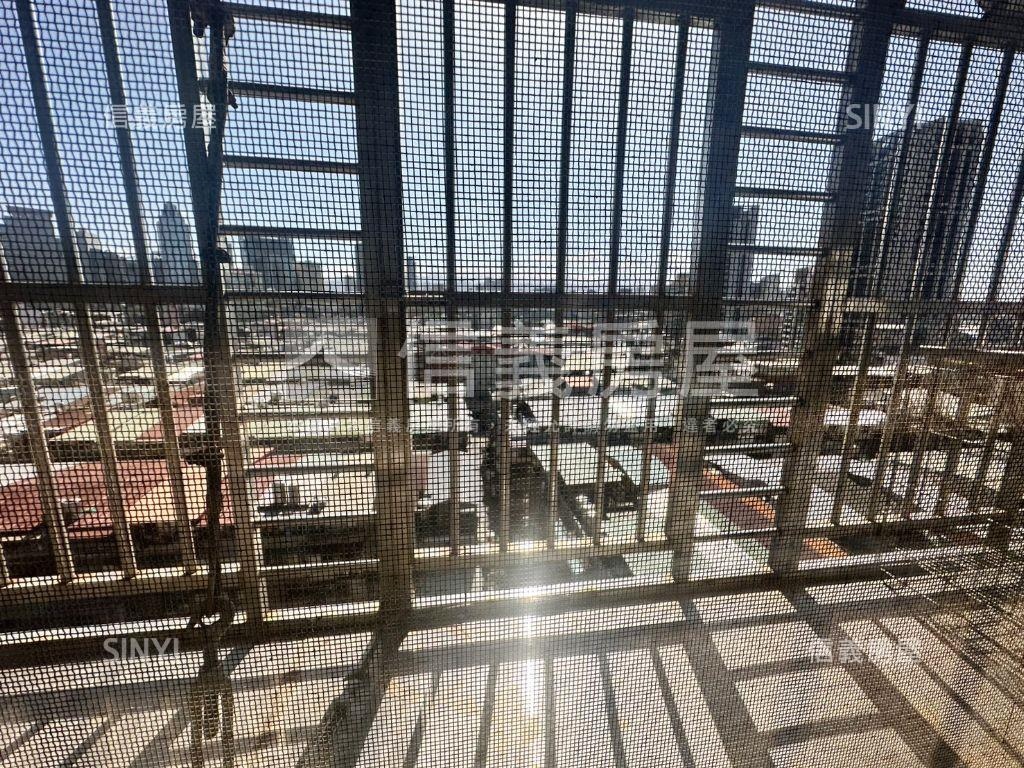 大庭新村電梯三房車位房屋室內格局與周邊環境