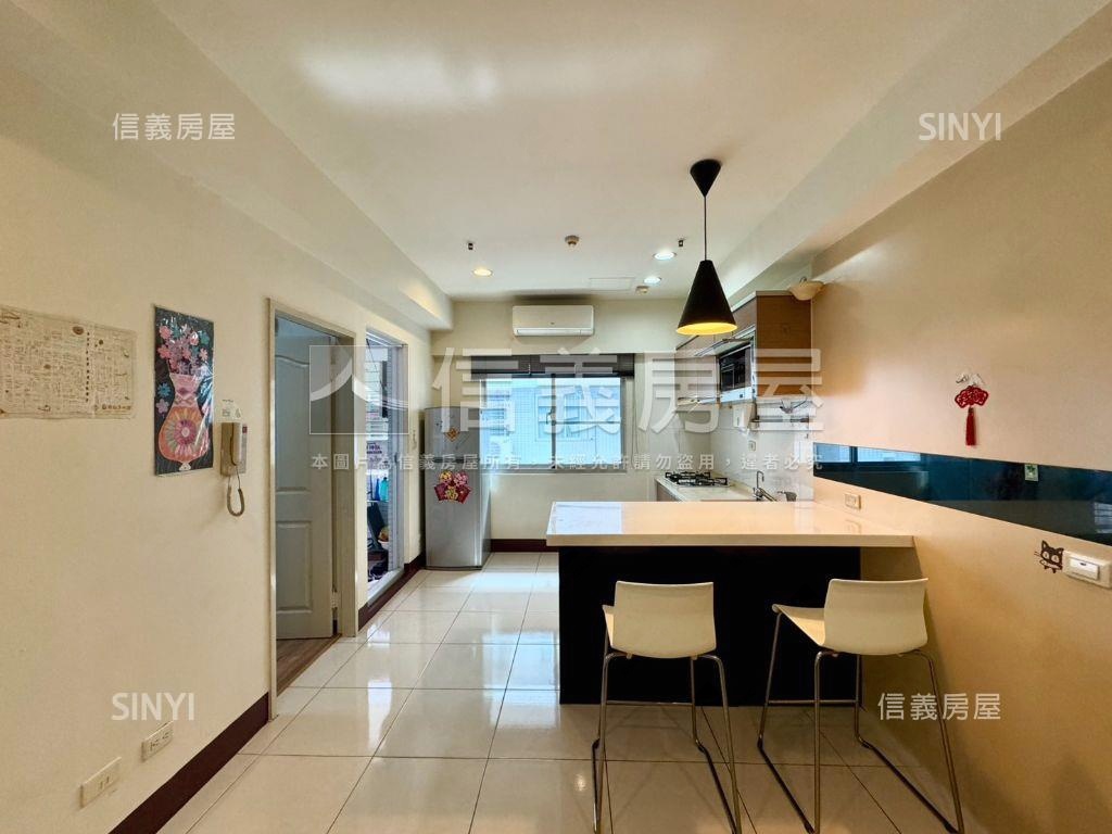 世紀之門｜次頂２房平移車房屋室內格局與周邊環境