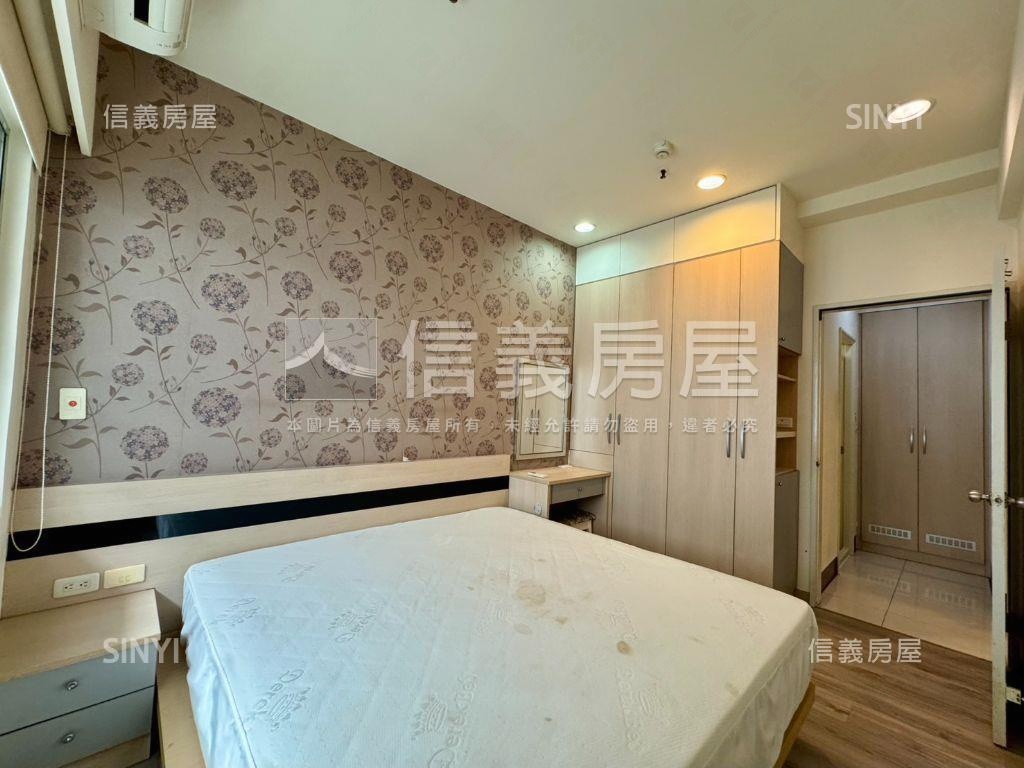 世紀之門｜次頂２房平移車房屋室內格局與周邊環境