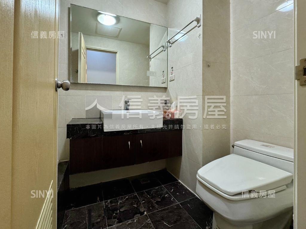 世紀之門｜次頂２房平移車房屋室內格局與周邊環境