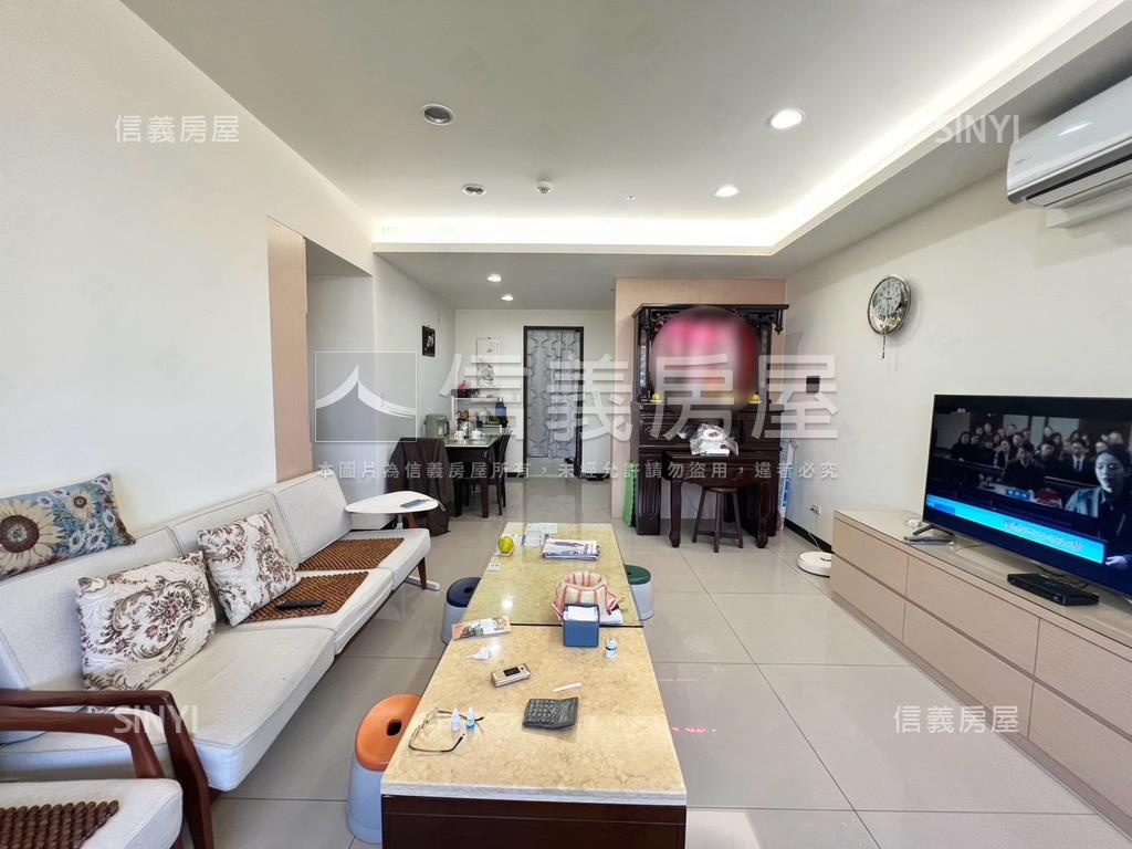 稀有純住宅皇翔大三房車位房屋室內格局與周邊環境