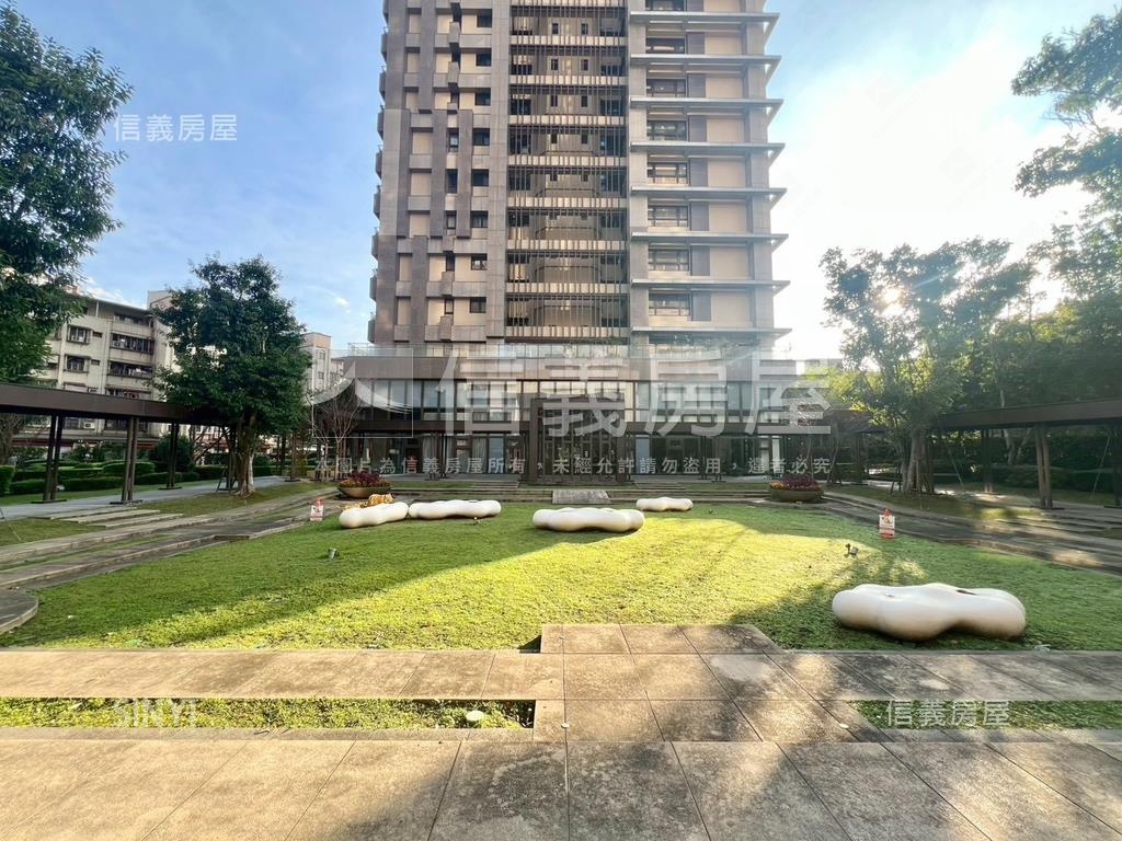 稀有純住宅皇翔大三房車位房屋室內格局與周邊環境