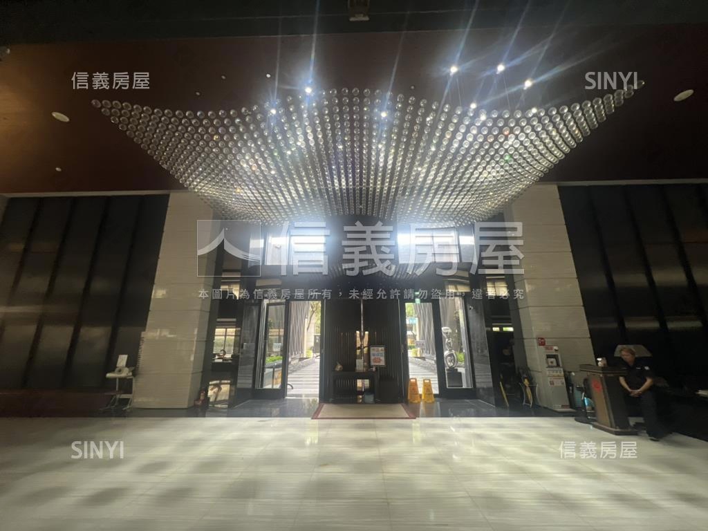 巴黎第六區捷運兩房兩衛房屋室內格局與周邊環境