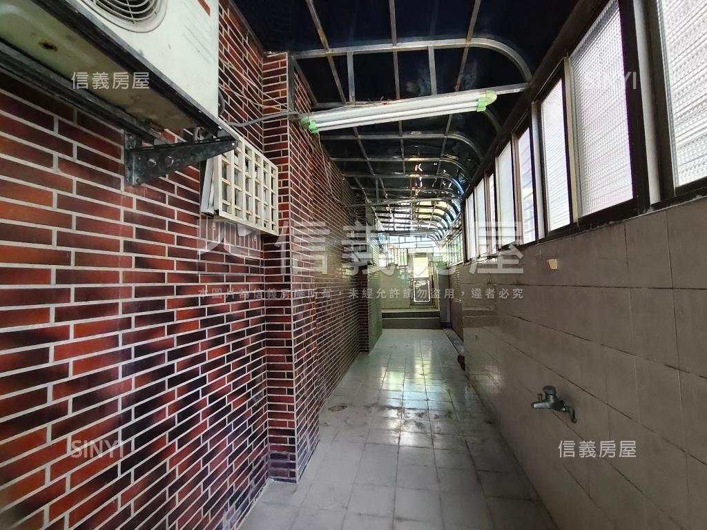 伯爵夫人大庭院房屋室內格局與周邊環境