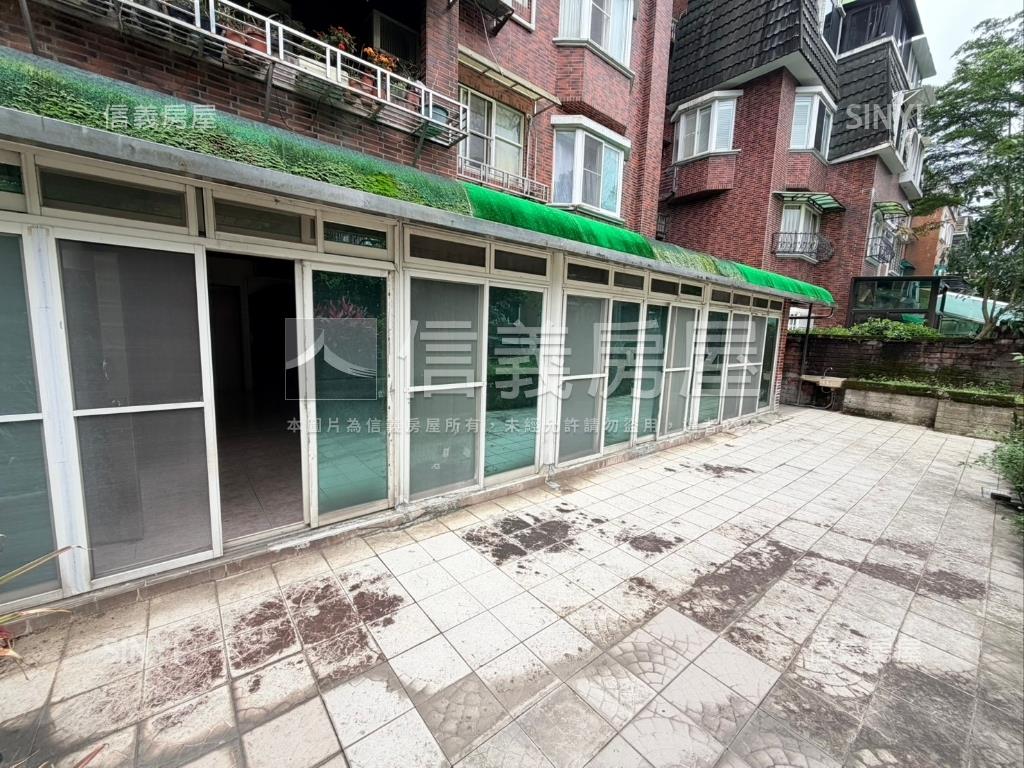 伯爵夫人大庭院房屋室內格局與周邊環境