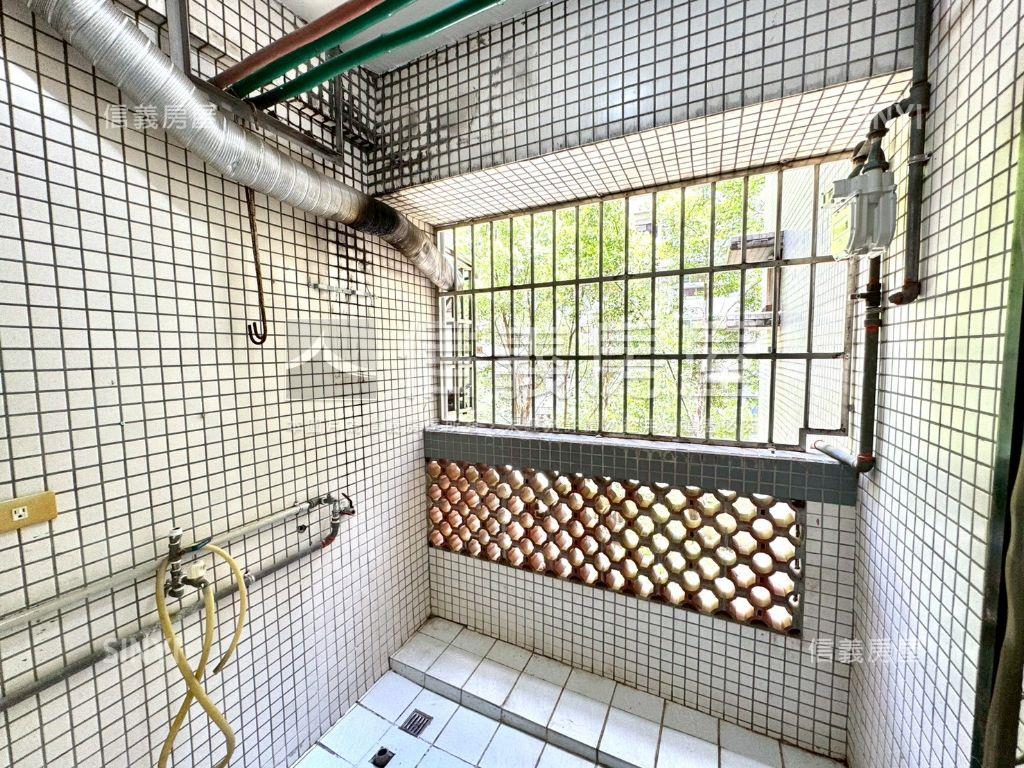 誠售國安國宅三房樹梢戶房屋室內格局與周邊環境