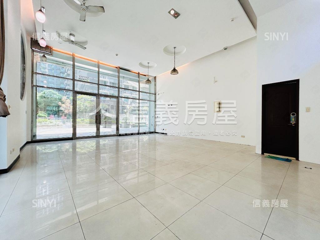 玫瑰花苑陽光挑高店面房屋室內格局與周邊環境