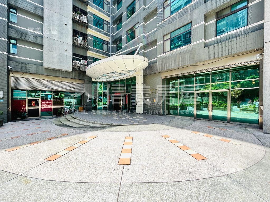 玫瑰花苑陽光挑高店面房屋室內格局與周邊環境