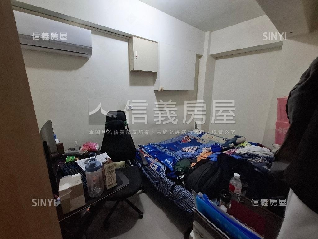 新莊捷運旁邊間採光住辦房屋室內格局與周邊環境
