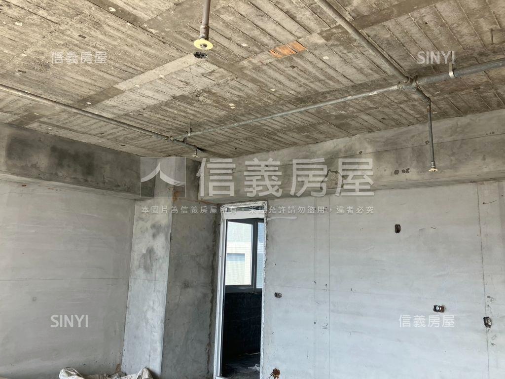 近中清捷運站皇家龍邸１房屋室內格局與周邊環境