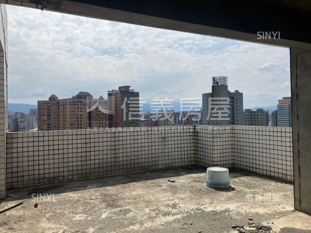 近中清捷運站皇家龍邸１房屋室內格局與周邊環境