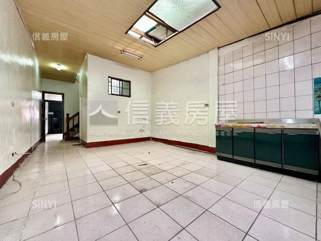 近文華高中捷運站透天房屋室內格局與周邊環境