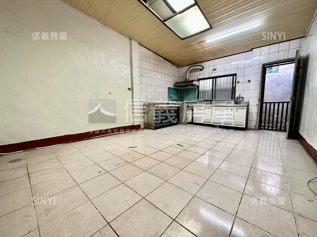 近文華高中捷運站透天房屋室內格局與周邊環境