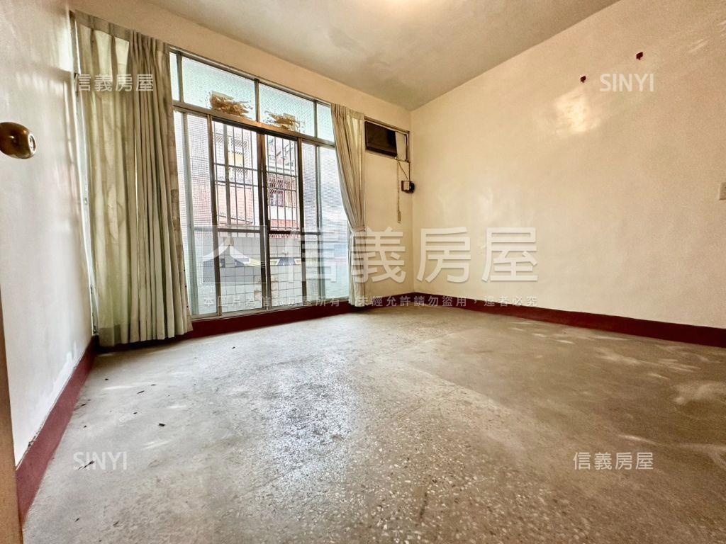 近文華高中捷運站透天房屋室內格局與周邊環境