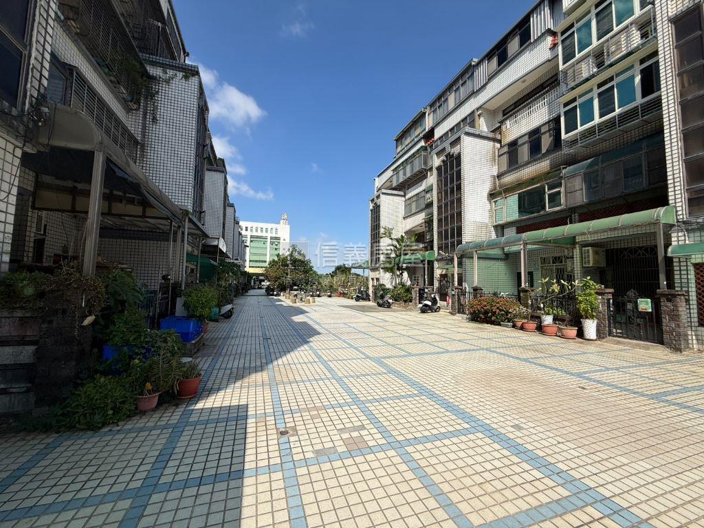 近中壢交流道三房車位房屋室內格局與周邊環境