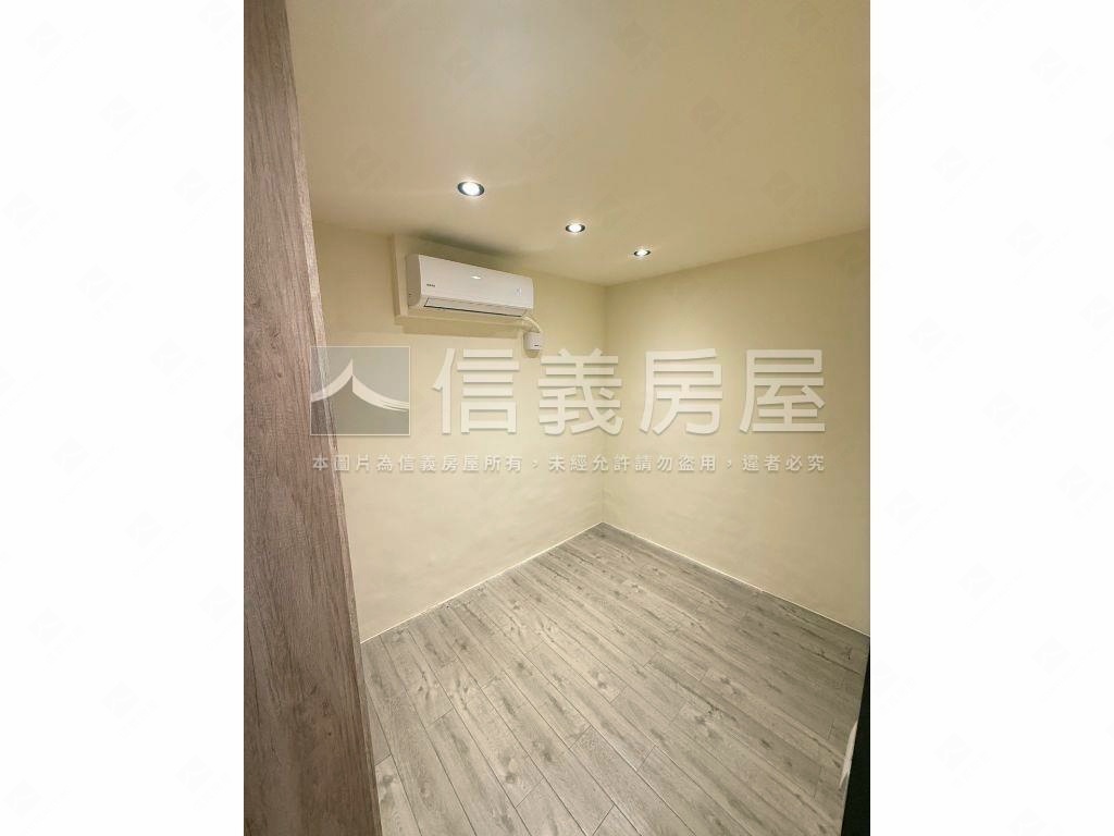 先看這間太平低總價美透天房屋室內格局與周邊環境