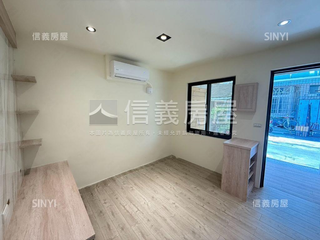先看這間太平低總價美透天房屋室內格局與周邊環境